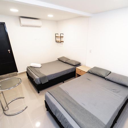 79 Hotel ميديلين المظهر الخارجي الصورة