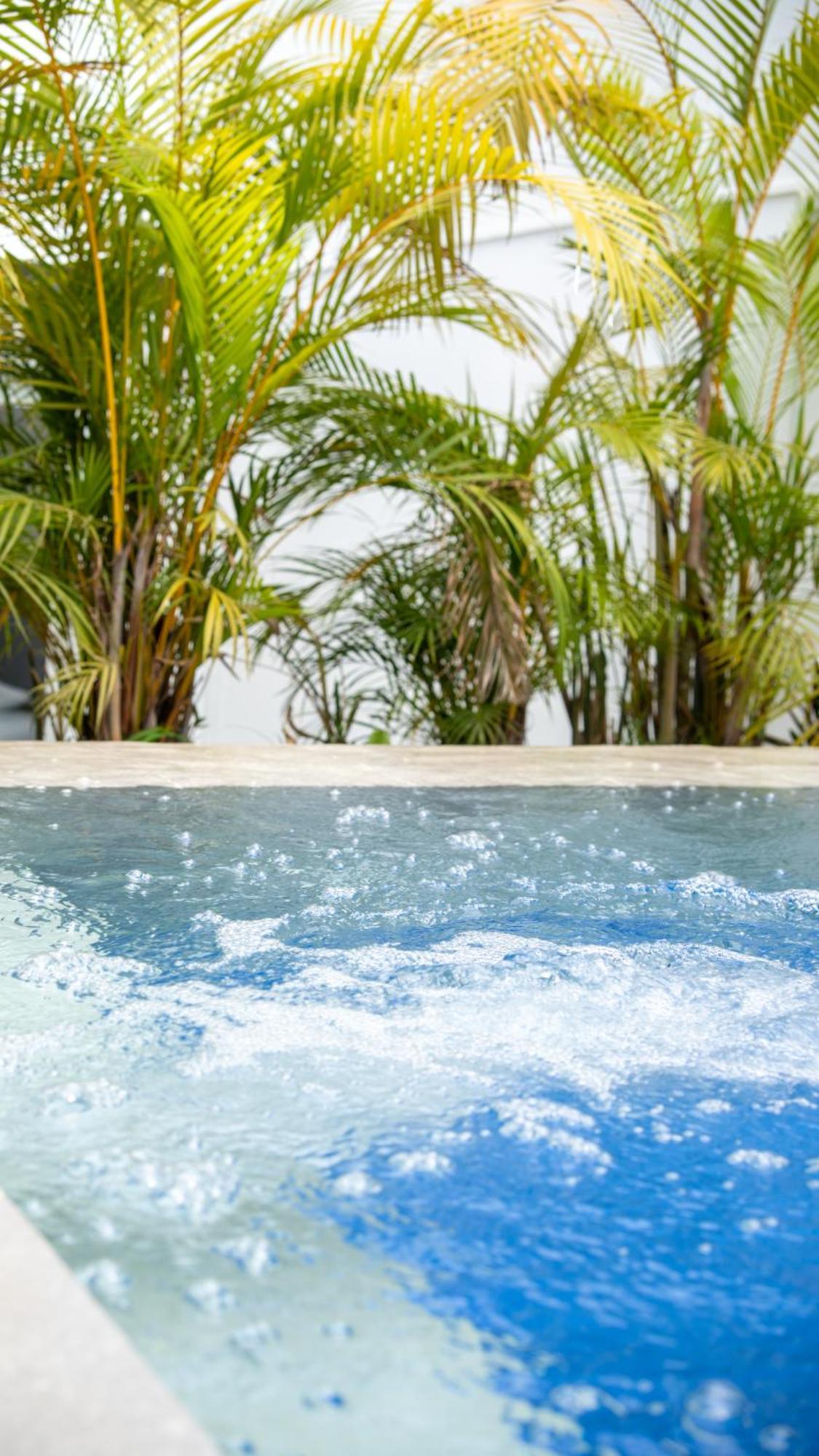 79 Hotel ميديلين المظهر الخارجي الصورة