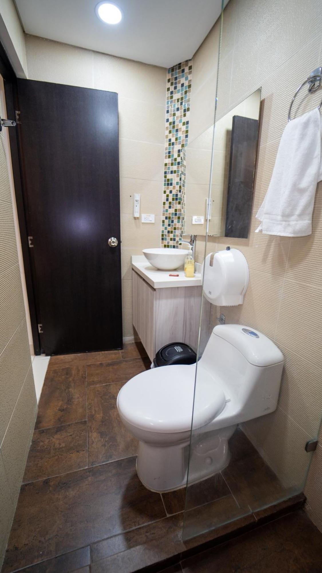79 Hotel ميديلين المظهر الخارجي الصورة