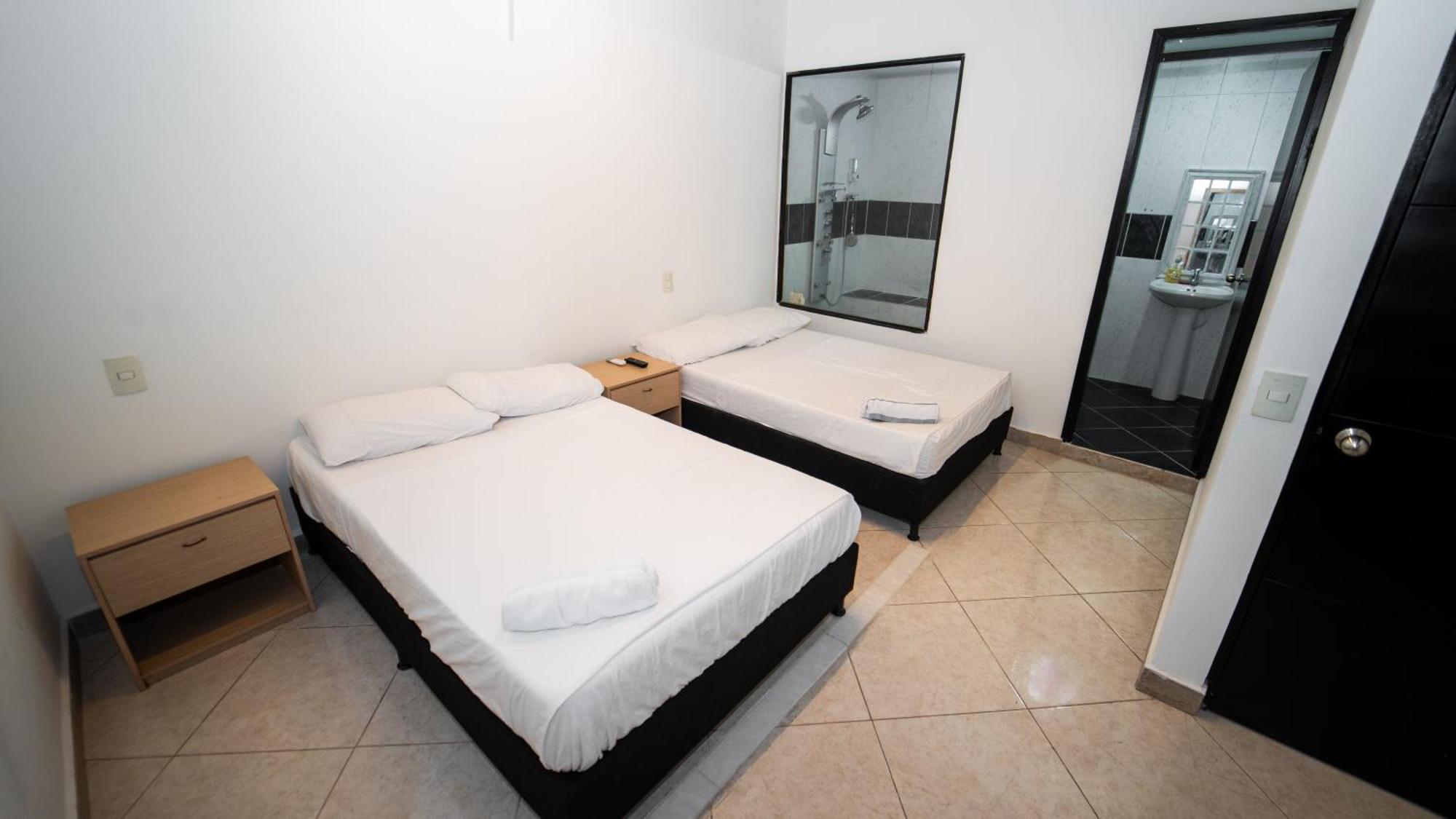 79 Hotel ميديلين المظهر الخارجي الصورة