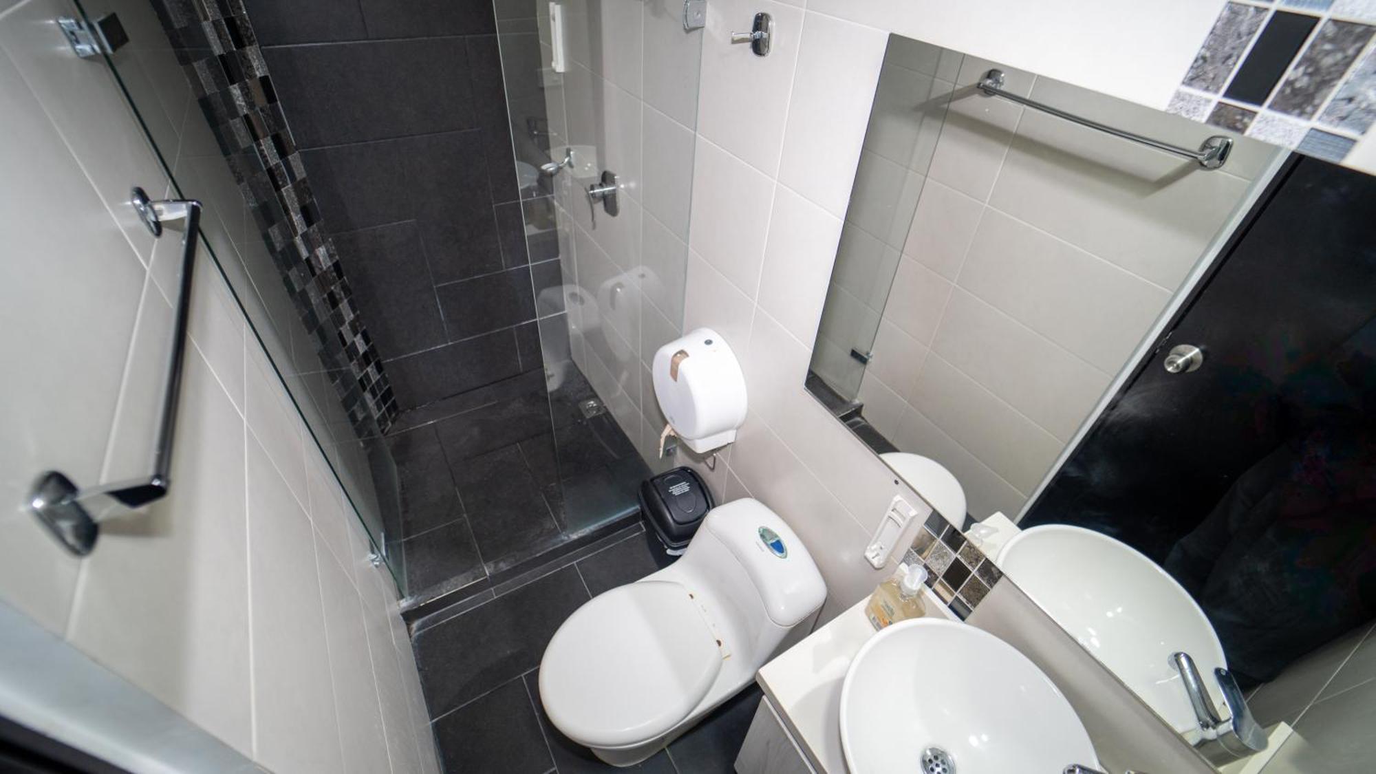 79 Hotel ميديلين المظهر الخارجي الصورة
