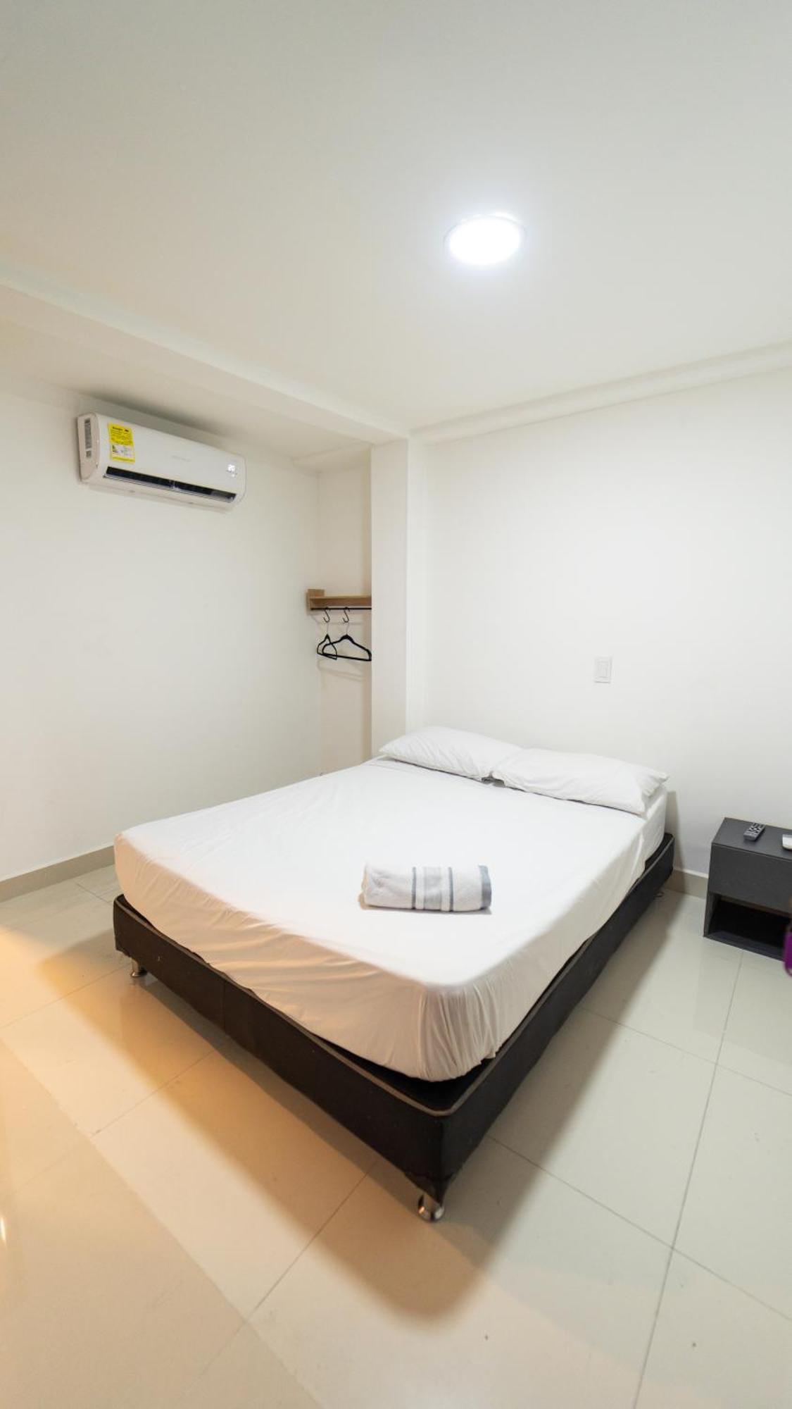 79 Hotel ميديلين المظهر الخارجي الصورة