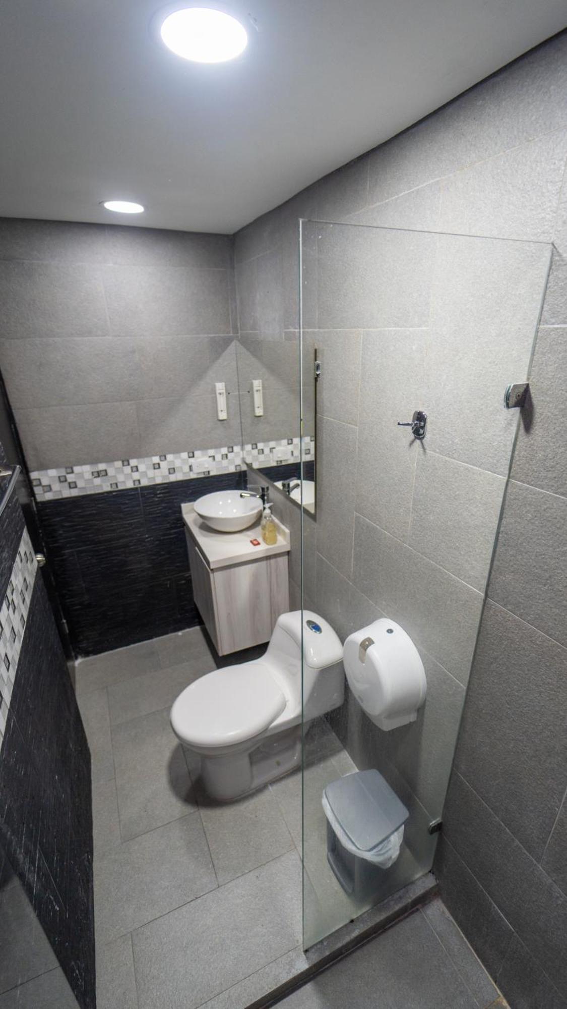 79 Hotel ميديلين المظهر الخارجي الصورة