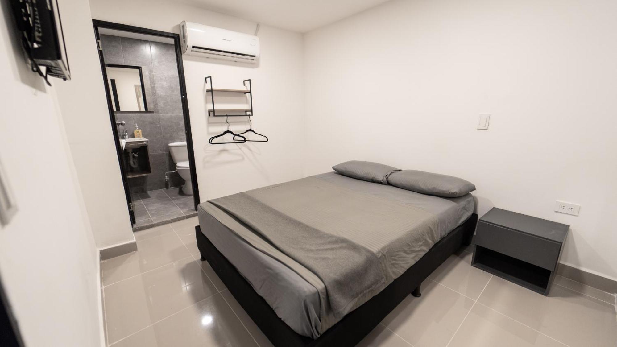 79 Hotel ميديلين المظهر الخارجي الصورة