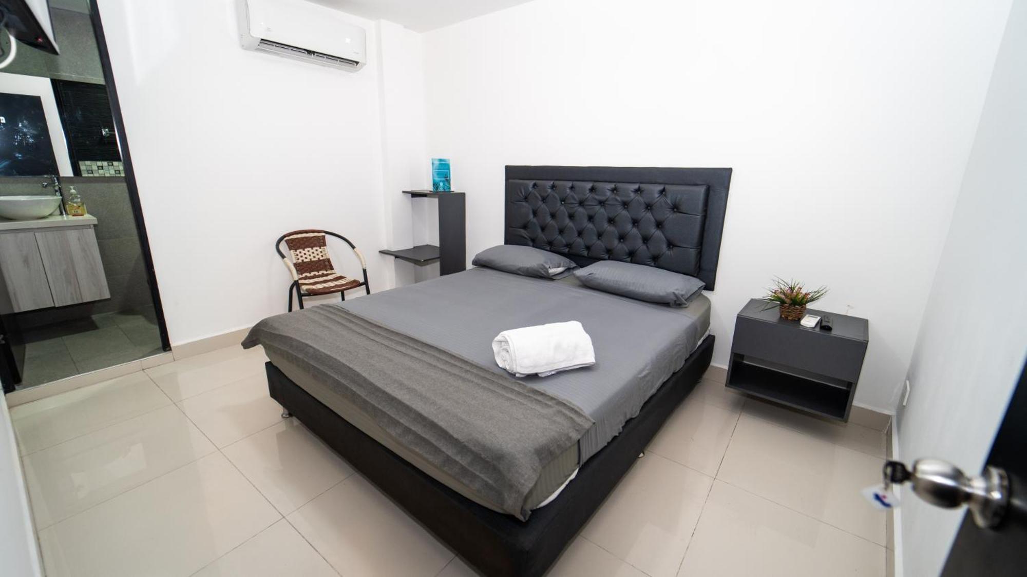 79 Hotel ميديلين المظهر الخارجي الصورة