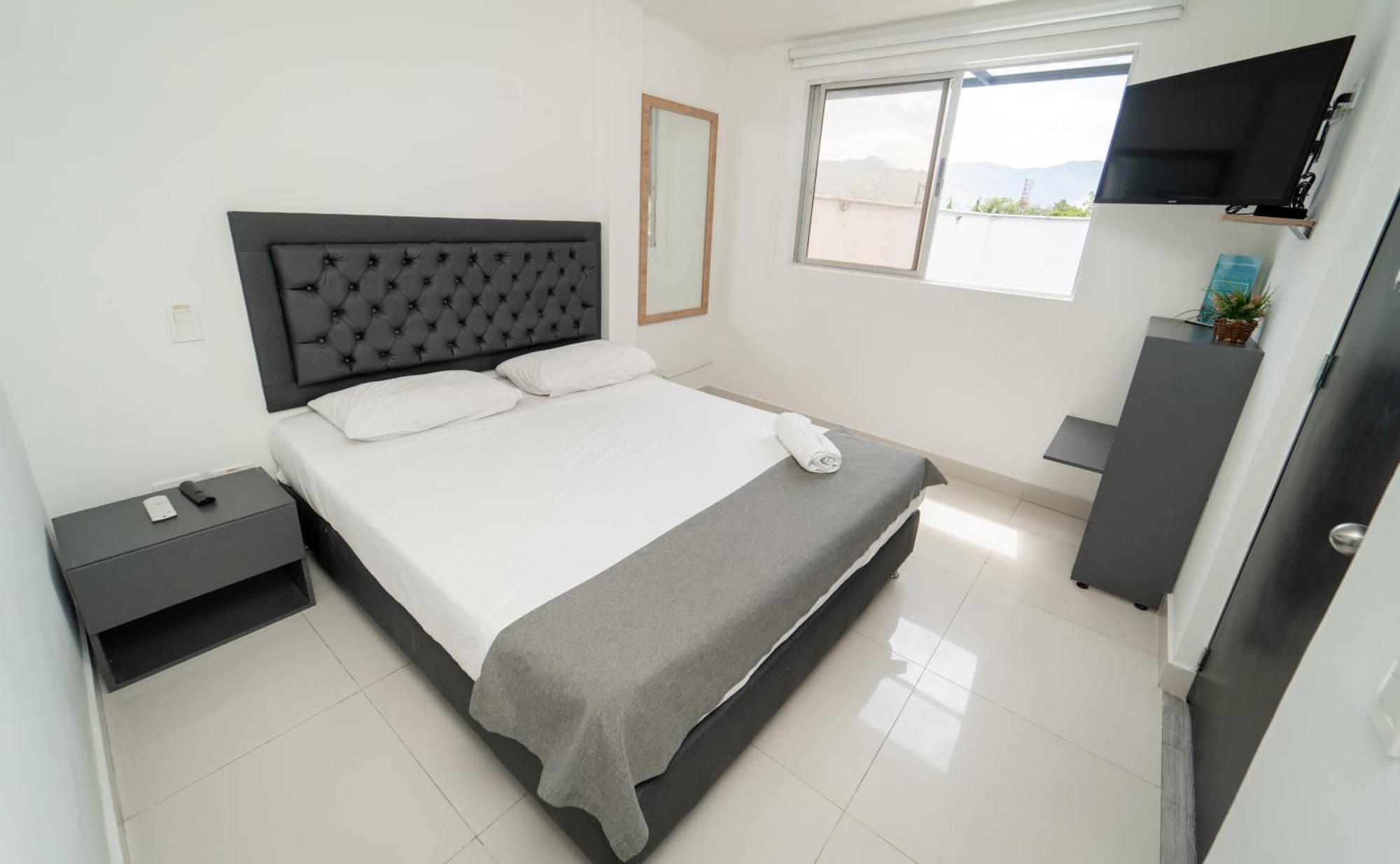 79 Hotel ميديلين المظهر الخارجي الصورة