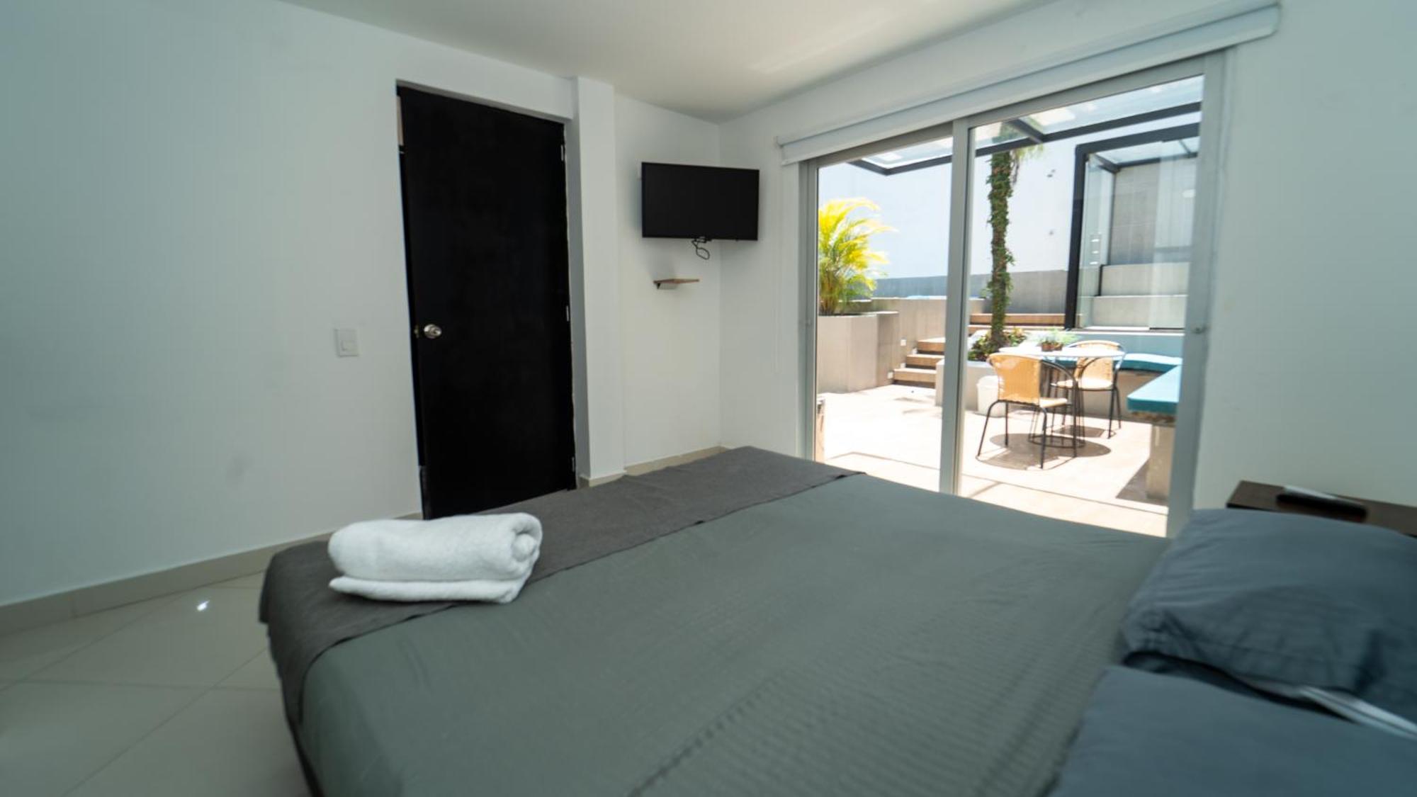 79 Hotel ميديلين المظهر الخارجي الصورة