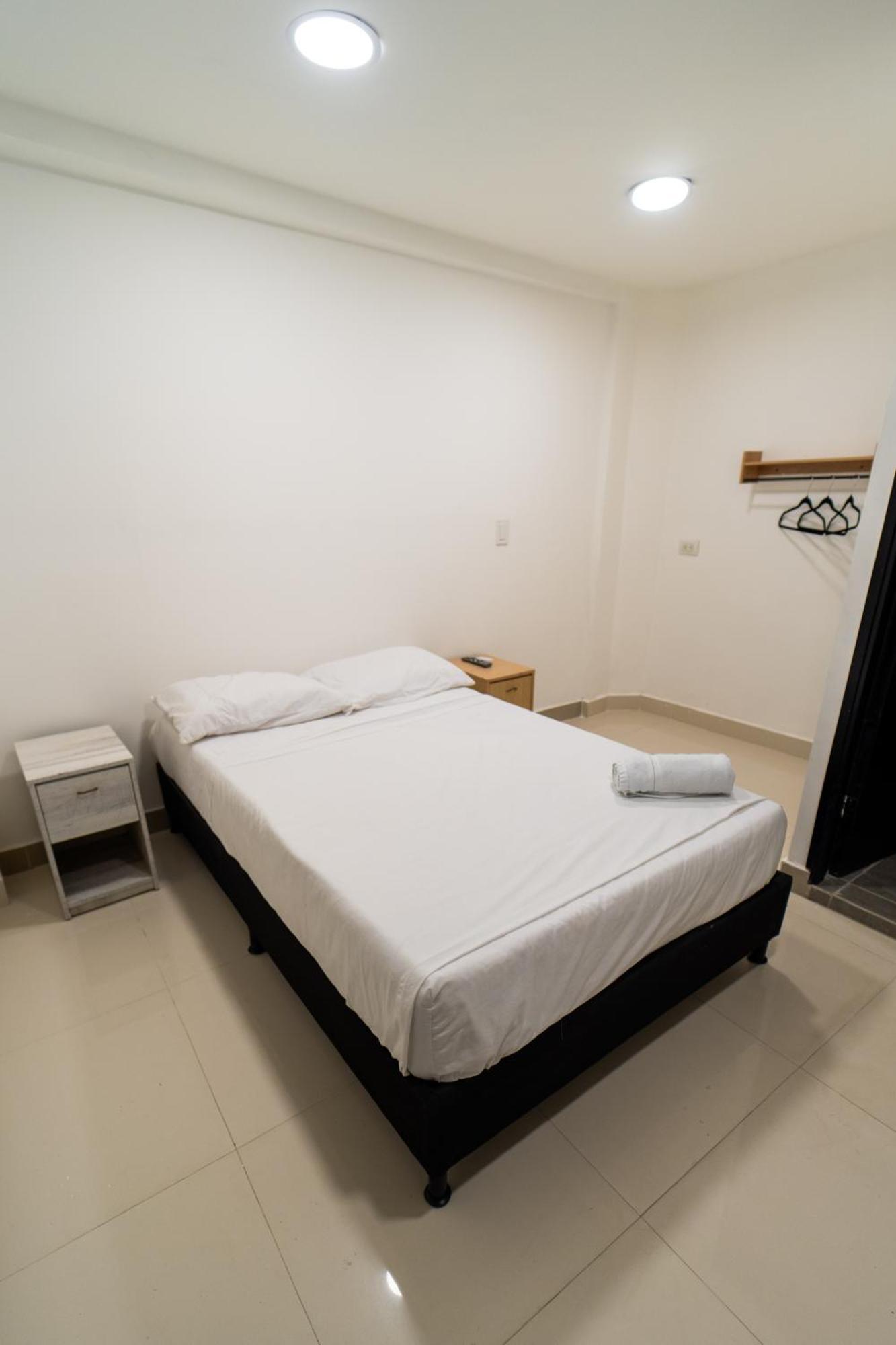 79 Hotel ميديلين المظهر الخارجي الصورة
