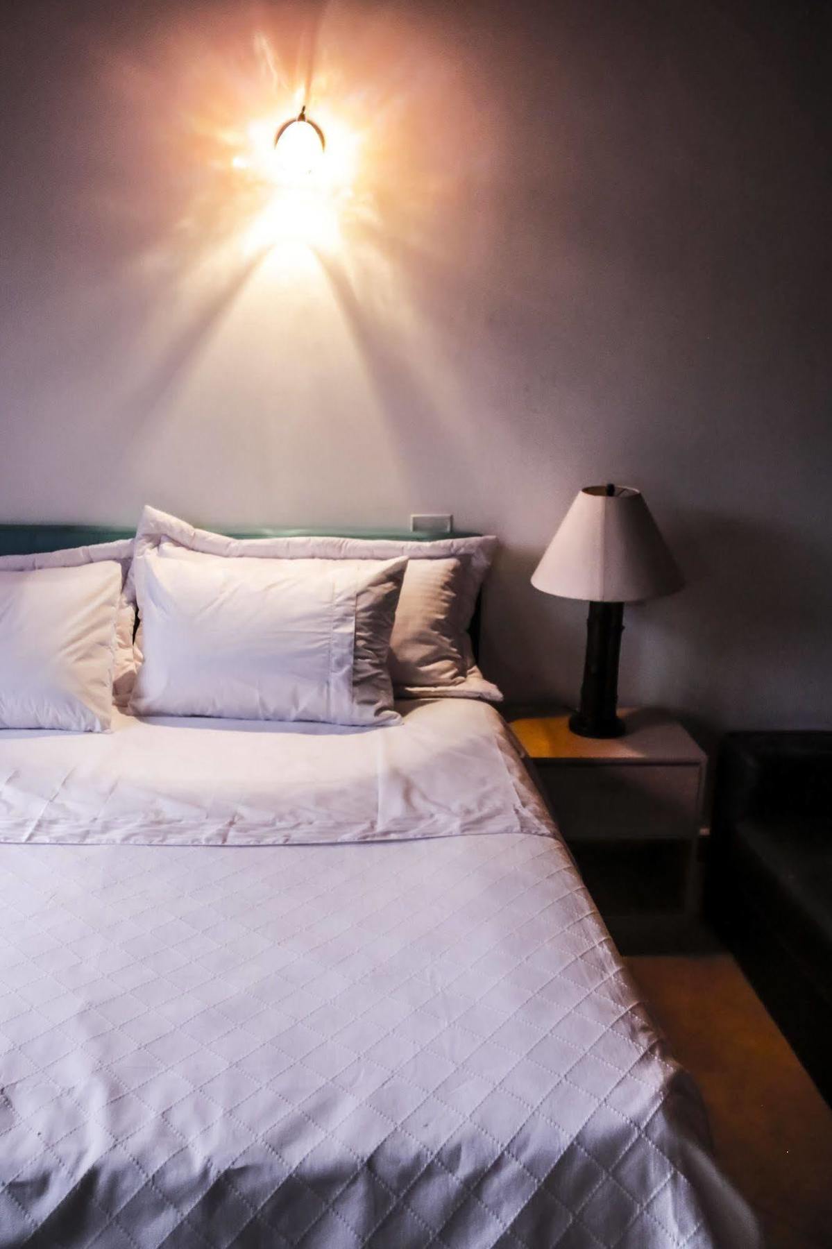 79 Hotel ميديلين المظهر الخارجي الصورة