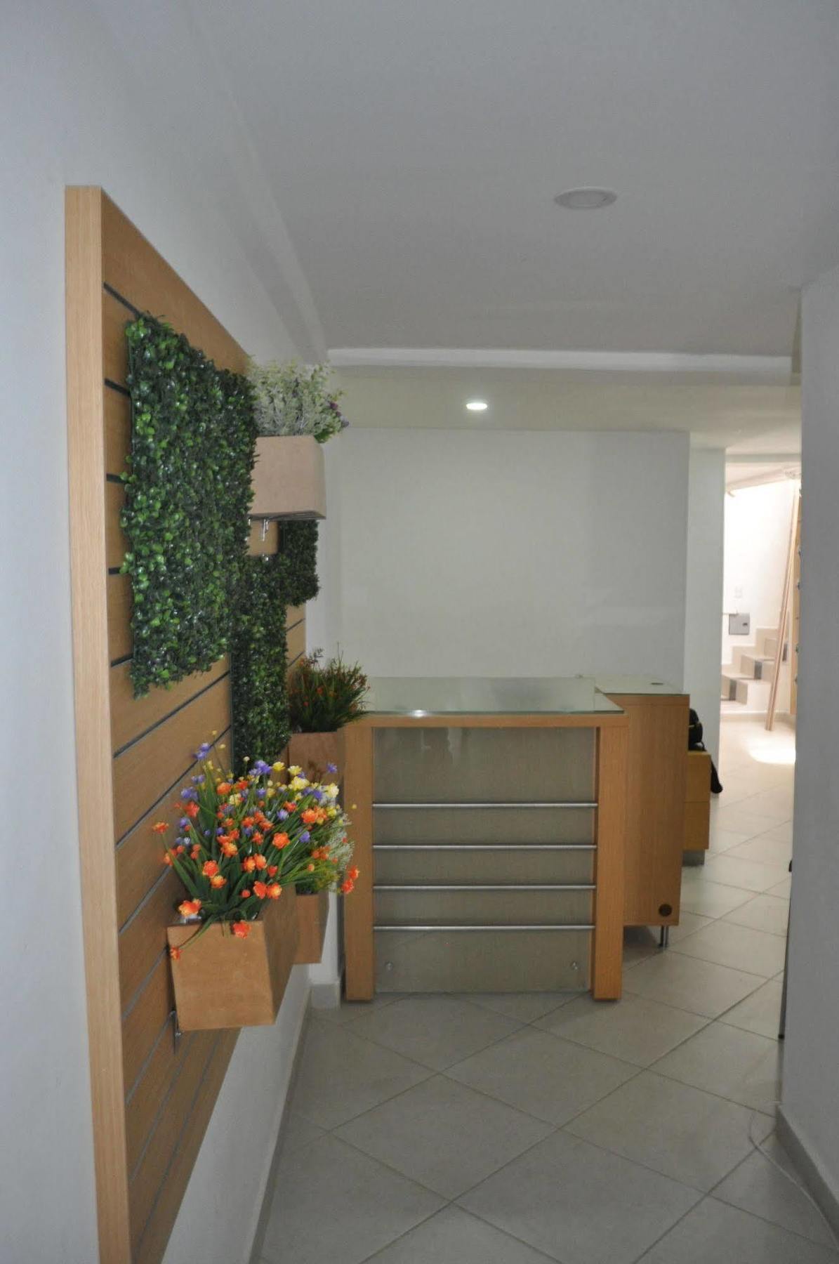 79 Hotel ميديلين المظهر الخارجي الصورة